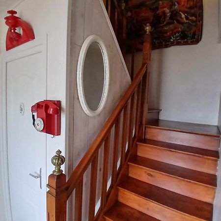 B&B Chez Annie Saint-Martin-de-Gurçon Exteriör bild